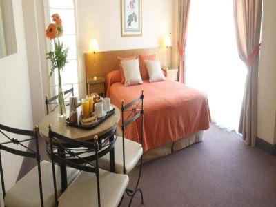 Maison Apartahotel 3*