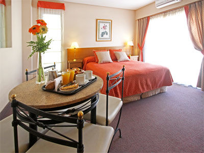 Maison Apartahotel 3*
